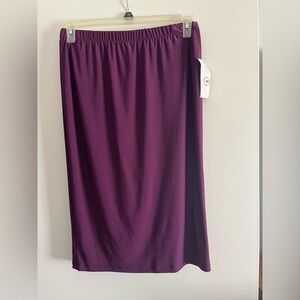 Classic Elastic-Waist Skirt in Plum